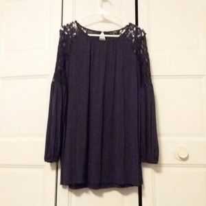 Lace shoulder Top NWOT